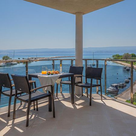 Ap 4+2 In One Of The Most Luxury Building In Омиш Номер фото