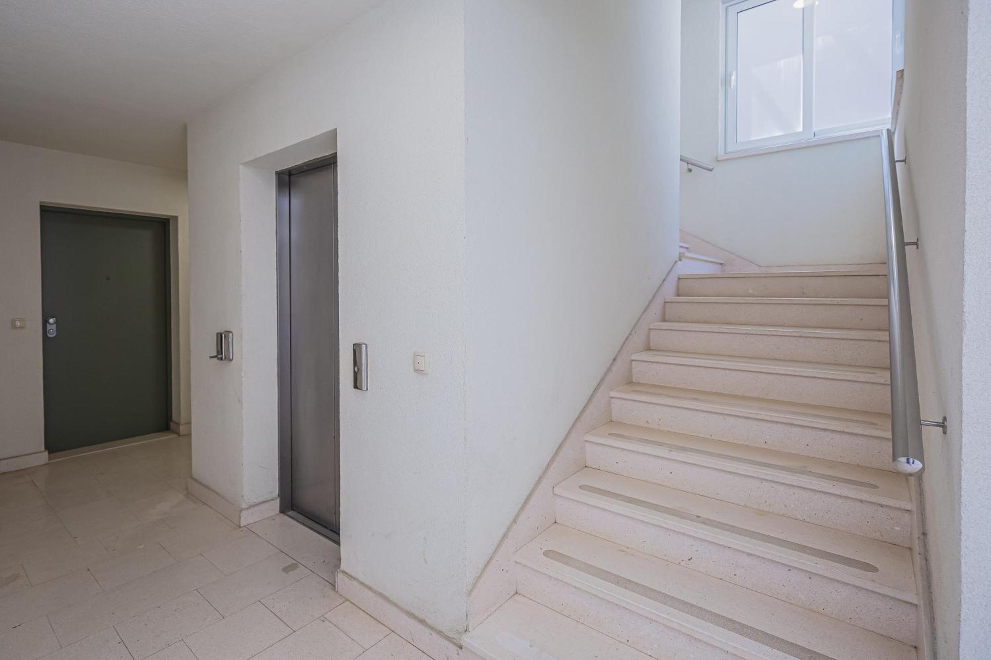 Ap 4+2 In One Of The Most Luxury Building In Омиш Номер фото
