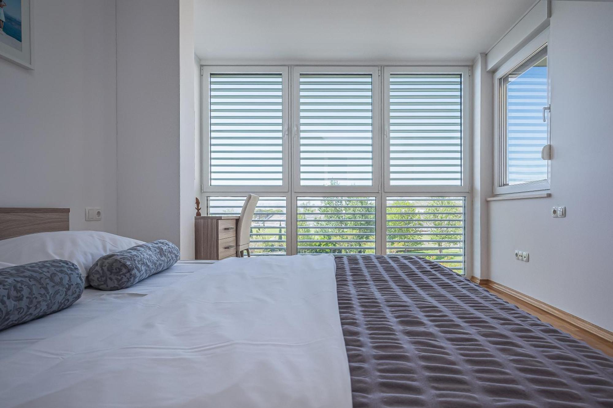 Ap 4+2 In One Of The Most Luxury Building In Омиш Номер фото