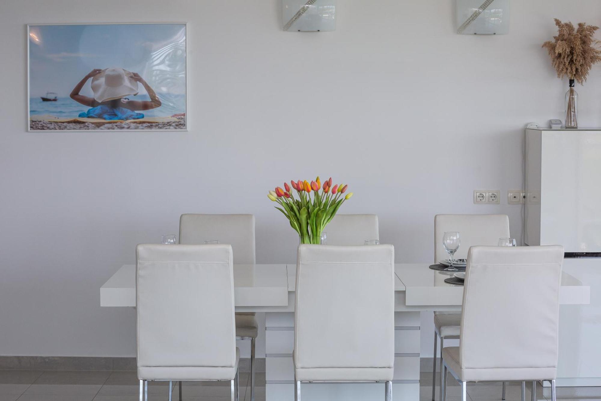 Ap 4+2 In One Of The Most Luxury Building In Омиш Номер фото