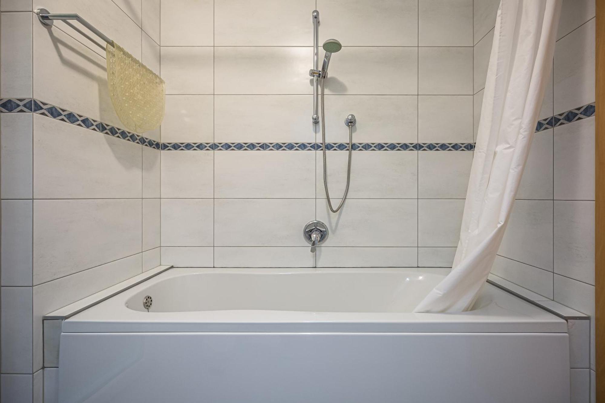 Ap 4+2 In One Of The Most Luxury Building In Омиш Номер фото